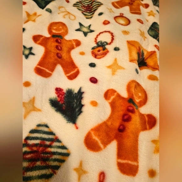 Gingerbread Man Plush Throw Blanket Christmas Holiday 50x70 NWT - Picture 3 of 3